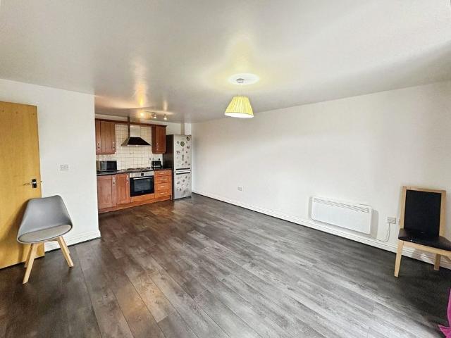 Tudor Way, Knaphill, Woking, Surrey, GU21 2UE