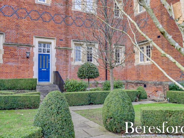 Tudor Court, The Galleries, Warley CM14, 1 bed flat to rent, £1,500 pcm | PrimeLocation