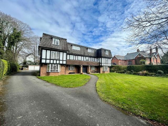 Tudor Court, Bournemouth, BH1 2 bed apartment to rent £1,250 pcm £288 pw