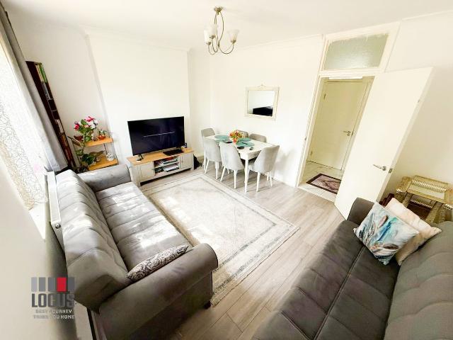 Tudor Court, King Henry Walk, Hackney N1, 2 bed flat to rent, £2,300 pcm | PrimeLocation