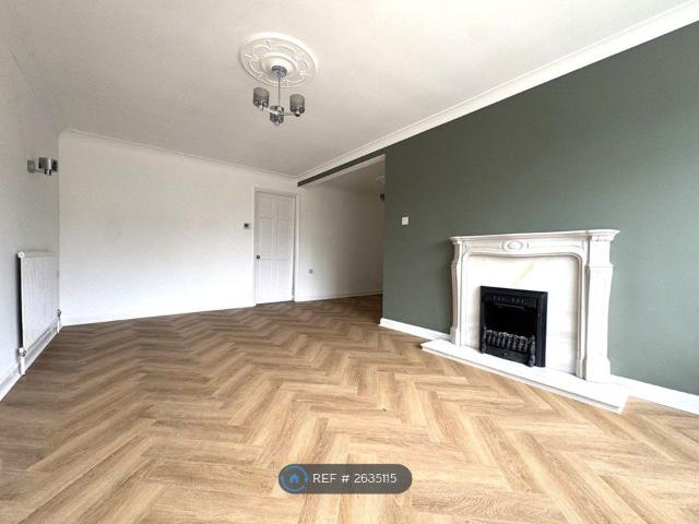 Tudor Close, Pontefract WF8, 2 bed maisonette to rent, £850 pcm | PrimeLocation