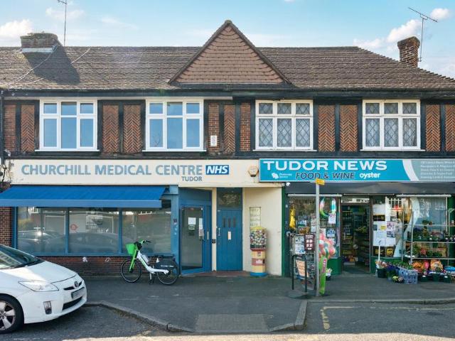 Tudor Drive, Kingston Upon Thames, KT2 2 bed flat to rent £1,850 pcm £427 pw