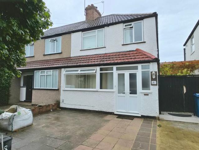 Tudor Gardens, Harrow HA3, 4 bed property to rent, £2,600 pcm | PrimeLocation