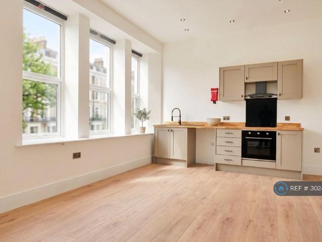 Tudor House, Brighouse, HD6 1 bed flat to rent £780 pcm £180 pw