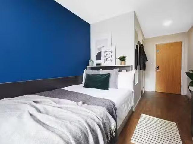 Tudor Place Silver En Suite