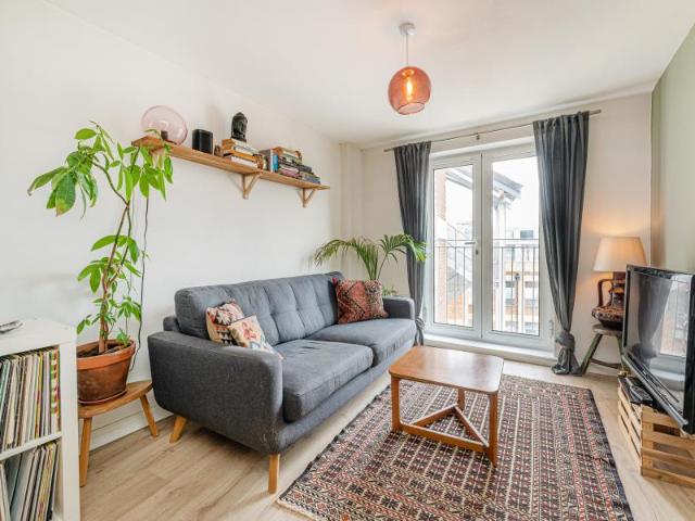 Tudor Road, Hackney, E9 B3509E64 63F0 45B1 8E07 B38E2F789D1E Castles Estate Agents