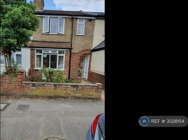 Tudor Road, Hayes, UB3 4 bed terraced house to rent £2,395 pcm £553 pw