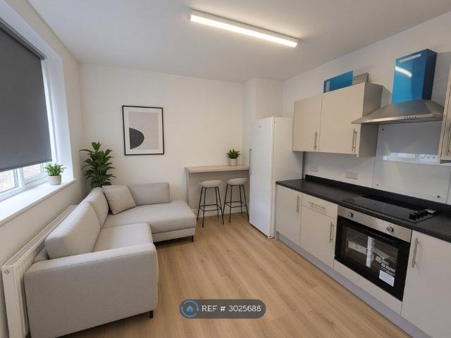Tudor Road, Hayes UB3, 4 bed semi detached house to rent, £3,500 pcm | PrimeLocation