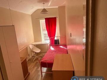 Tudor Road, Leicester, LE3 3 bed terraced house to rent £1,075 pcm £248 pw
