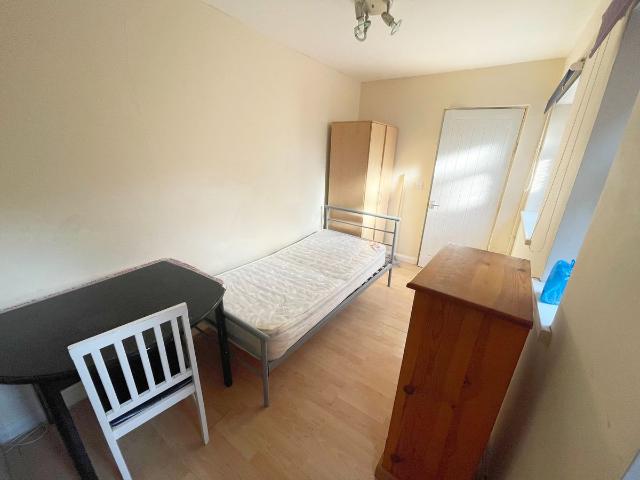 Tudor Road, Leicester LE3, Studio to rent, £350 pcm | PrimeLocation