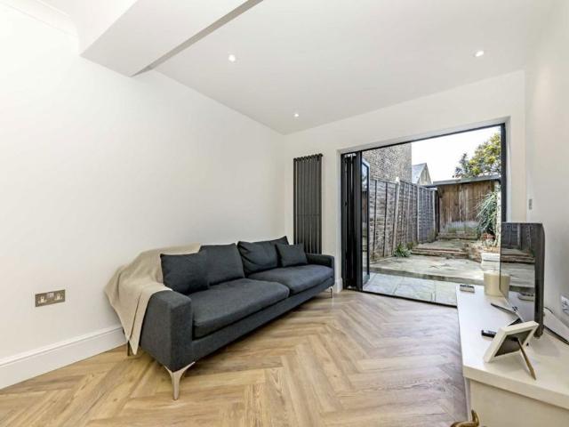 Tudor Road, TW12, London