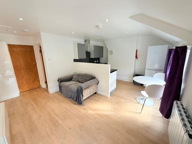 Tudor Street, Cardiff CF11, 1 bed flat to rent, £850 pcm | PrimeLocation