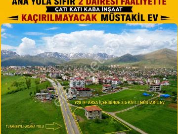 Tufanbeyli İstiklal Mahallesinde İlçenin Girişi Adana Yoluna Sıfır 3 Katlı Müsakil Satılık Ev