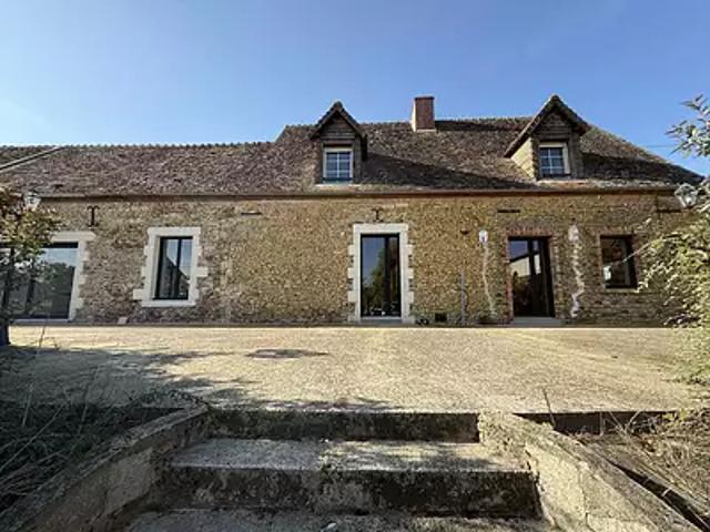 Tuffé Val de la Chéronne 72160 Achat / Vente maison 4 pièces t4 au dernier étage cave