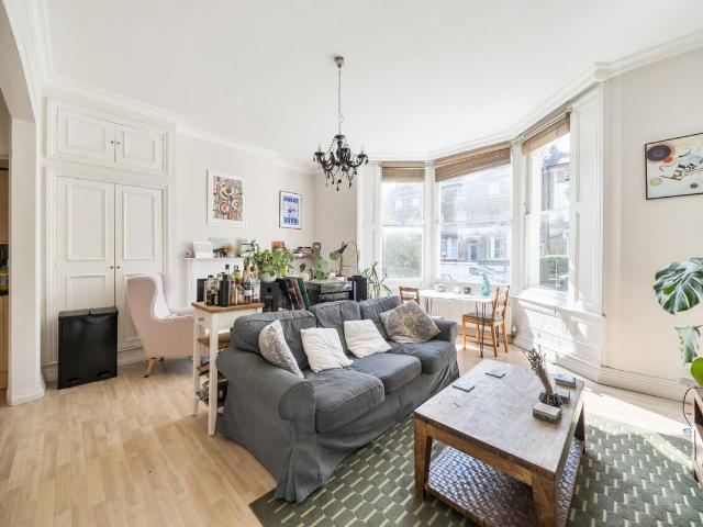 Tufnell Park Road, Tufnell Park, London N7, 2 bed flat to rent, £2,650 pcm | PrimeLocation