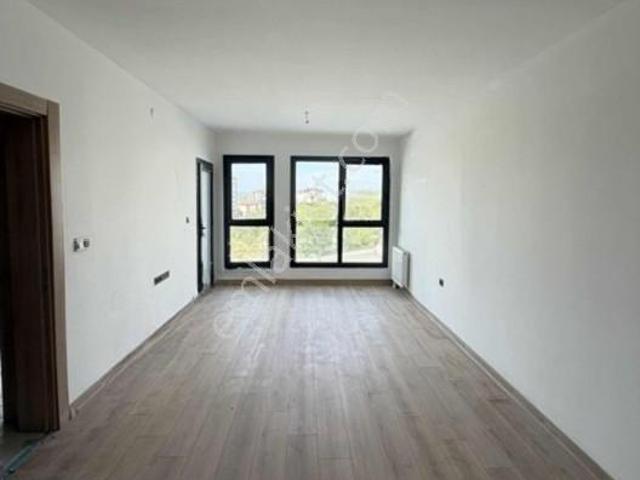 Tugay Kınacı'dan Kiralık Kervansaray Kavşağın Da 2+1 Daire