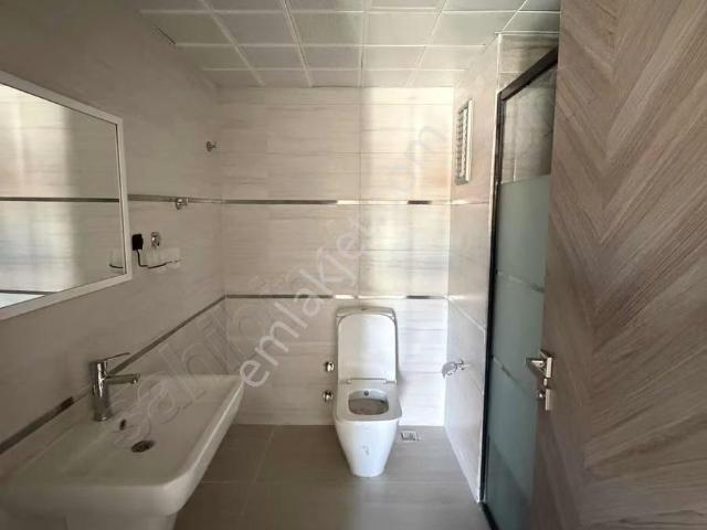 Tugay Kınacı'dan İkizce De Maski Arkası Kiralık Daire
