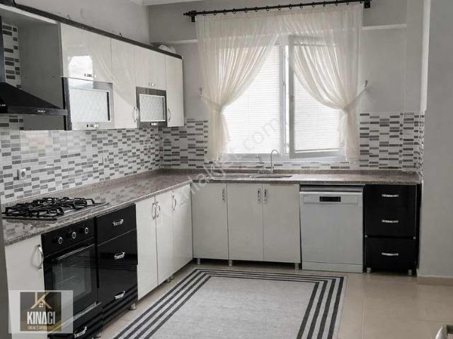Tugay Kınacı'dan Sadabad Evlerin De Satılık 3+1 Daire