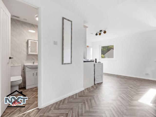 Tugby Place, Chelmsford, CM1 2 bed flat to rent £1,325 pcm £306 pw
