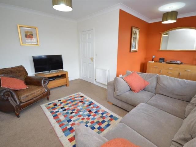Tuke Grove, Wakefield