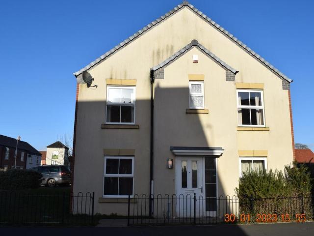 Tulip Tree Road, Nuneaton CV10 2 bed end of terrace house to rent £1,050 pcm £242 pw