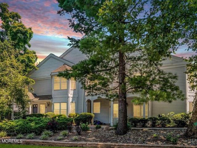 Tulip Ln, Freehold, Condo For Sale