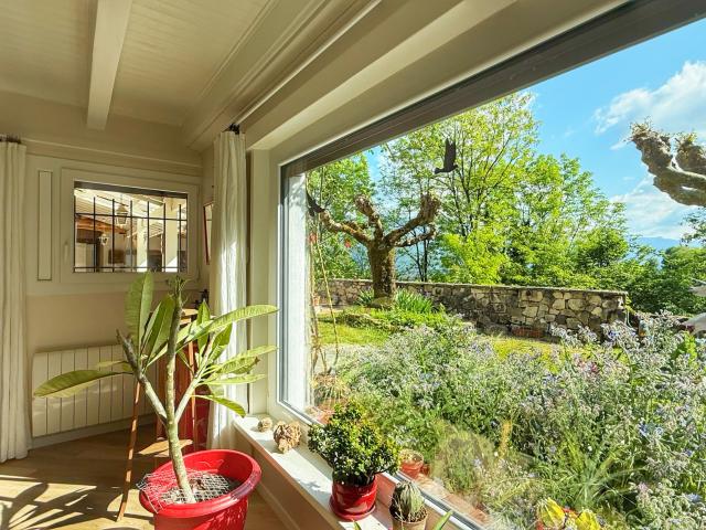 TULLINS, maison 220 m2 avec 16 187 m2 de terrains