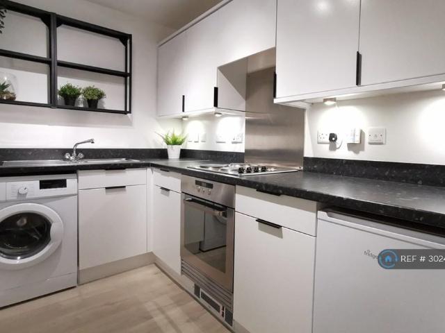 Tullis Street, Glasgow, G40 1 bed flat to rent £850 pcm £196 pw