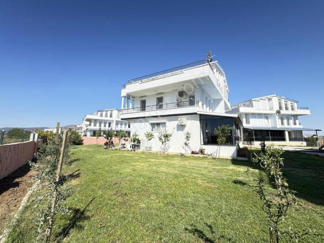 Turyap'tan 5+1 Havuz & Deniz Manzaralı Lüks Villa