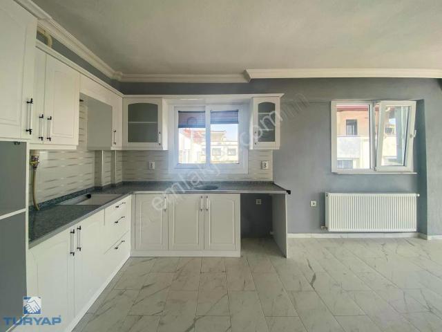 Turyap'tan Cadde Üstü 200m² Bahçe İçinde Geniş 1+1 Satılık Daire