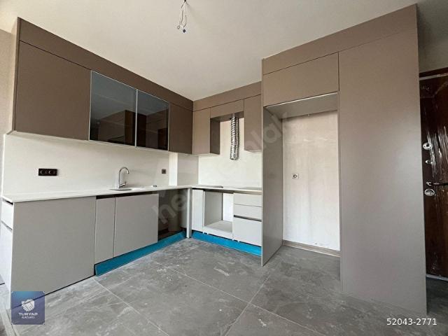 TURYAP'tan CRİTER POİNT'te BALKONLU ARAKAT 1+1 SATILIK DAİRE