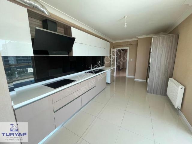 Turyap'tan Bağlıca Merkez'de Manzaralı 150 M2 3+1 Kiralık