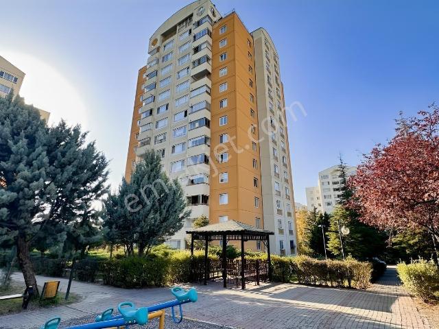 Turyap'tan Eryaman Evleri'nde Dolphin Avm Yanında 120 M2 Net 3+1