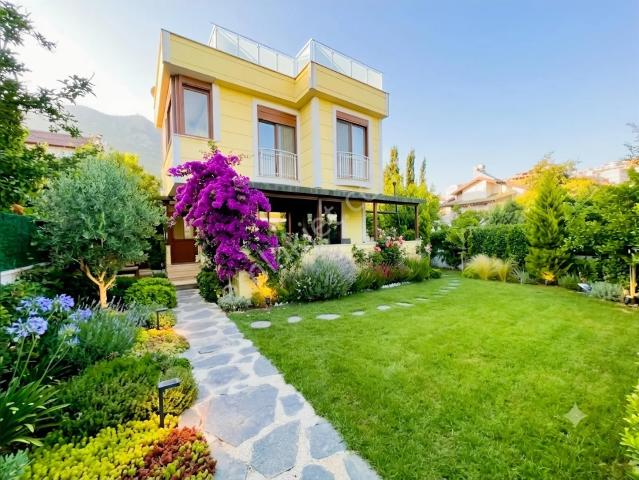 Turyap'tan Eskihisar'da Tam Müstakil Deniz Manzaralı Villa