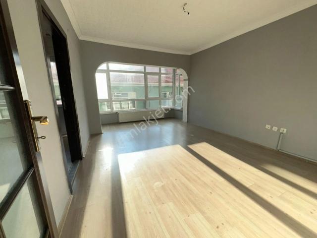 Turyap'tan Kızlarpınar Cadde Üzeri Mecidiye'de 3.kat 3+1 110m2 Belediye Metro Yakını