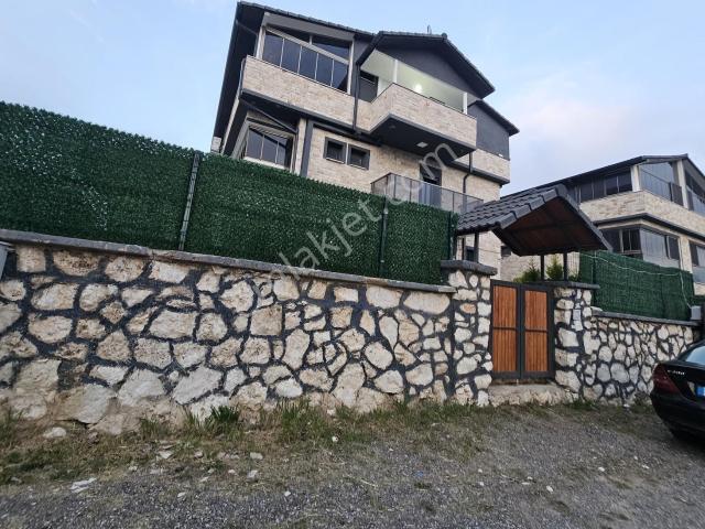 Turyaptan İnönü Mah. Havuzlu Lüks 4+2 Tripleks Satılık Villa