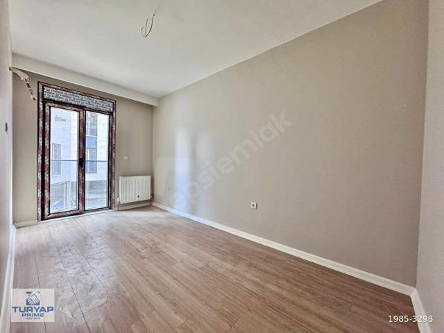 TURYAPTAN ÖN CEPHE BALKONLU 80M2 SİTE İÇERİSİNDE LÜKS 2+1