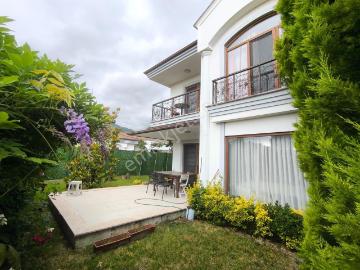 Turyaptan Sapanca Güldibi Havuzlu Sitede Kiralık Eşyalı Villa