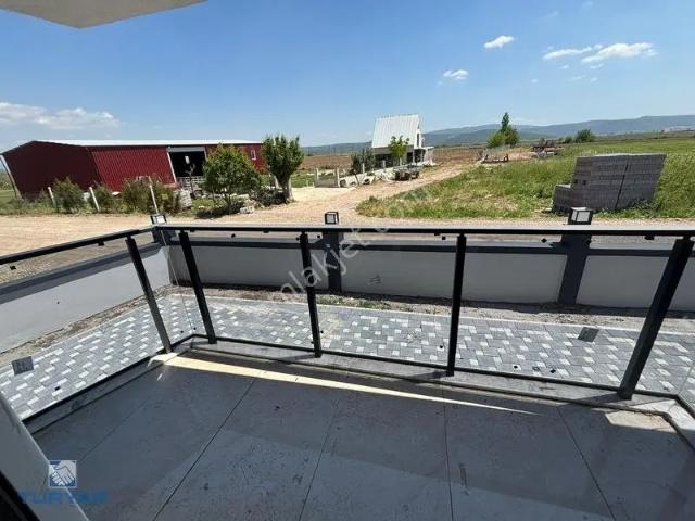 Turyaptan Pancar Da 1+1 İzban Durağa 2 Safede Kiralık Daire