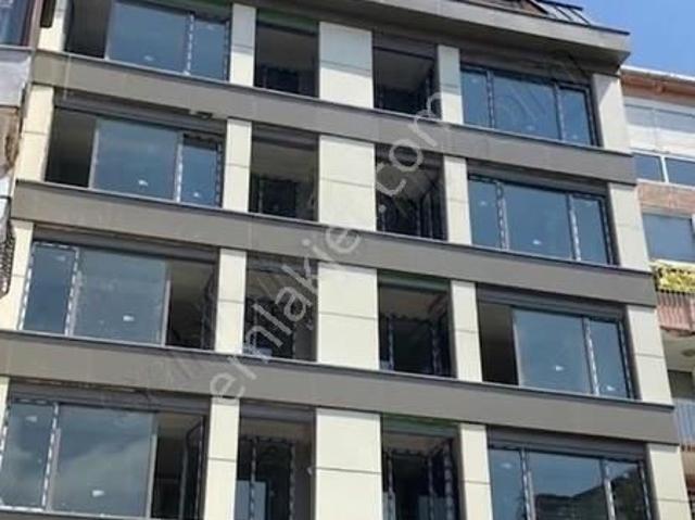 Turyap'tan Üsküdar 'da Deniz Manzaralı Sıfır 4+2 Bahçe Dubleks