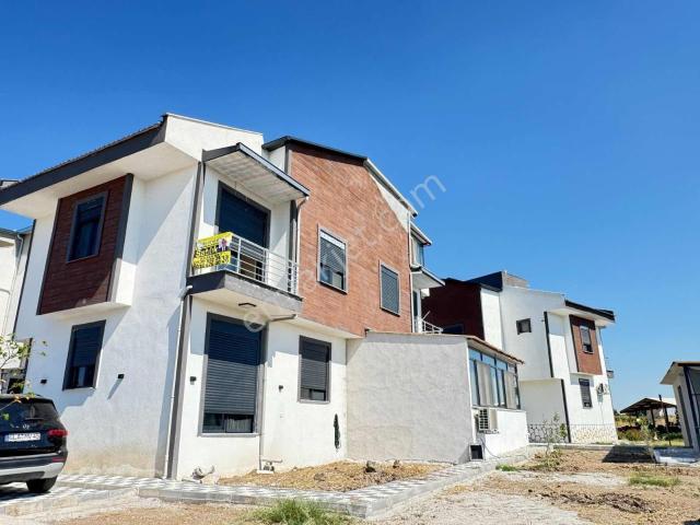 Turyaptan Yıldız Sitesinde Satılık Villa