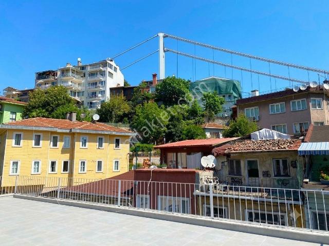 Turyap'tn Rumelihisarında Sahile 50 Mt Balkonlu 2+1