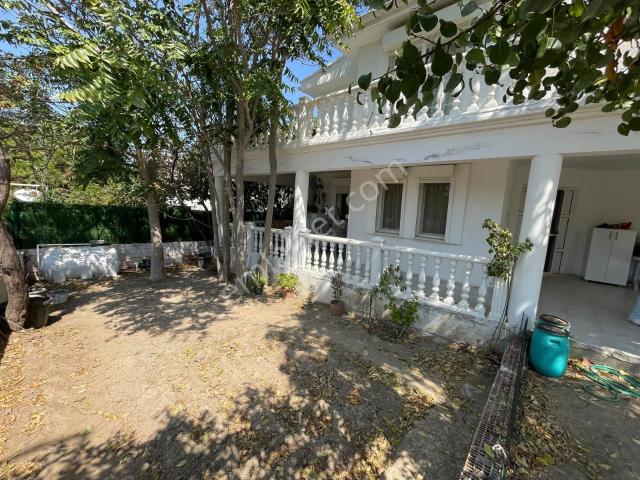 Turyaz Alaçatı Sakızlarda Satılık Köşe Konumlu Villa