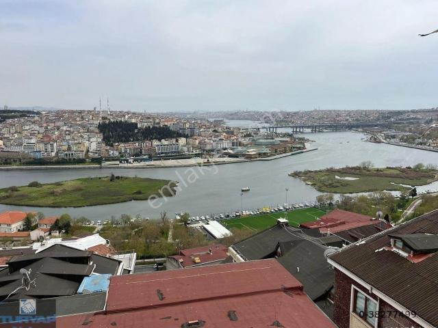 Turyap Alpha'dan 2.5+1 Muhteşem Haliç Manzaralı Satılık Daire