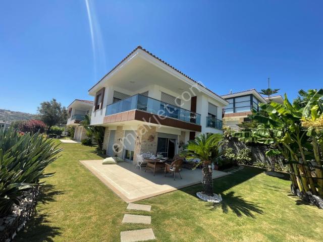 Turyap Çeşme İnönü Havuzlu Sitede Satılık Tam Müstakil 3+1 Villa