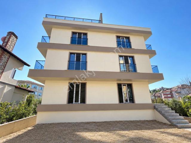 Turyap Kozadan Darıca Cami Mah. Sıfır Bahçe Dubleksi 4+1 200 M²