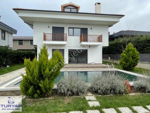 Turyap Şile Kumbaba Da 500 M2 Arsada Havuzlu Lüks Tripleks Villa
