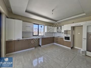 Turyap Metropol'den Bostanbaşında Kiralık 3+1 Daire
