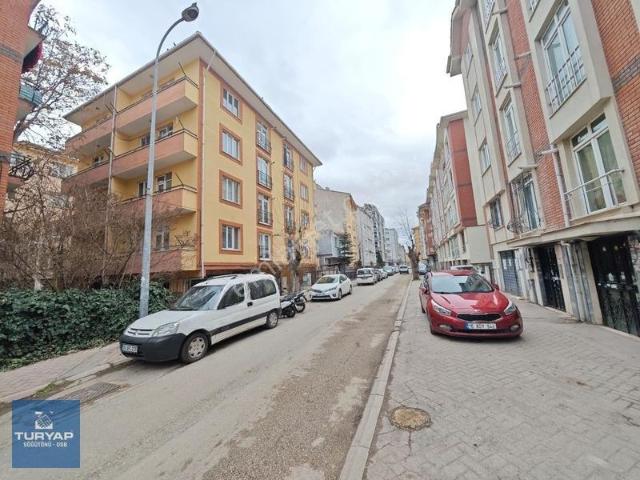 Turyap Söğütönün'den Bahçelievler Mahallesinde Kiralık 2+0 Daire