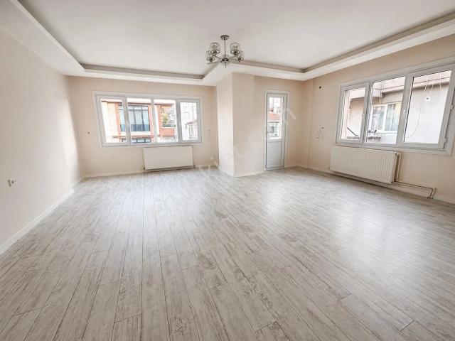 Turyap Soner'den Kiralık Bahçelievlerde 4+1 Dubleks Daire